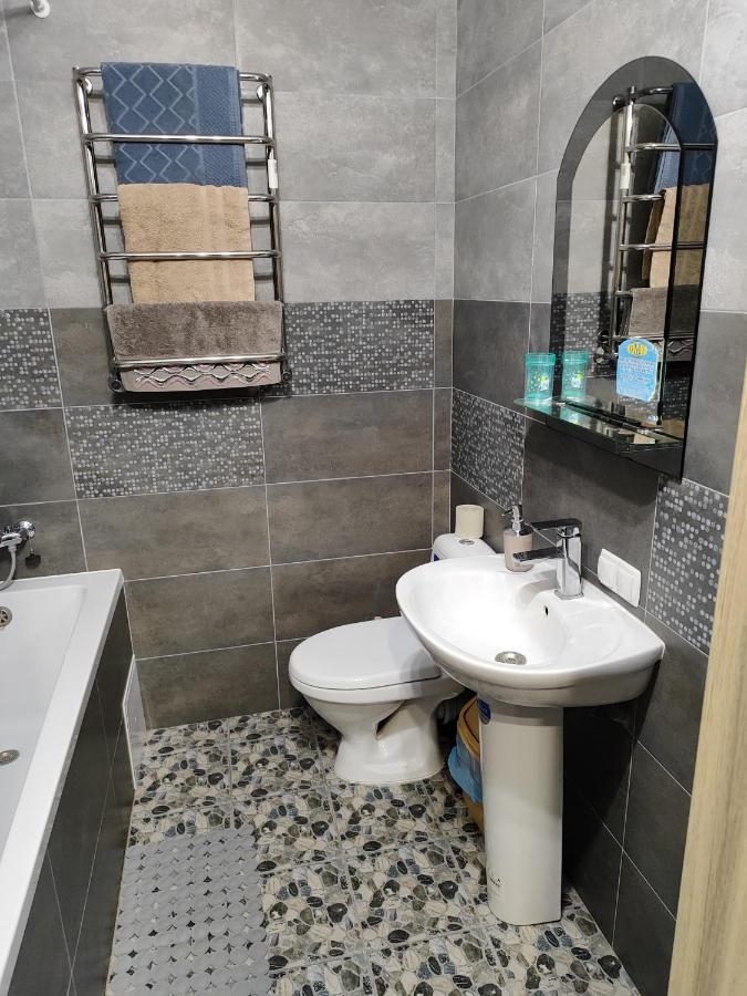 Новобудова Центр Либiдь Плаза Apartment คเมลไนป์สกาเย ภายนอก รูปภาพ